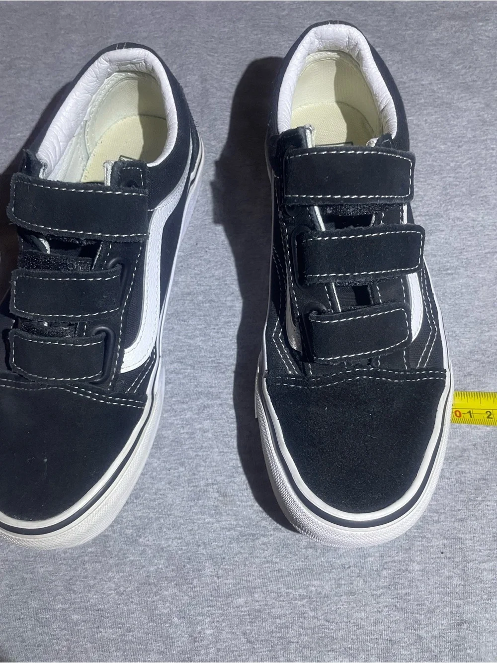 Vans Kids men 4,5 weman 6 Black and White Strap Sneakers